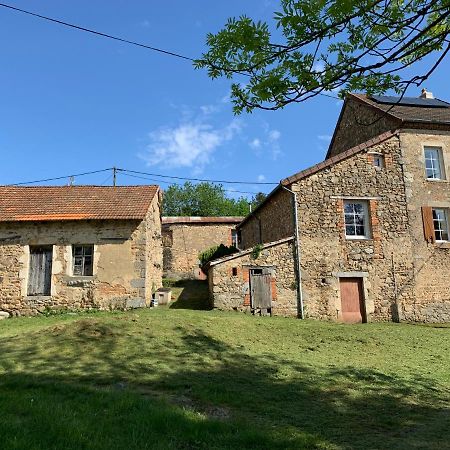 Busset Liages Situe Dans Le Bourbonnais 1 Chambres Lit Double Et Un Clic Clac ภายนอก รูปภาพ