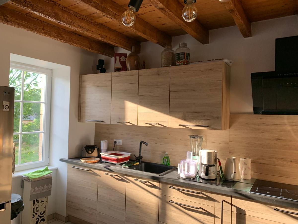 Busset Liages Situe Dans Le Bourbonnais 1 Chambres Lit Double Et Un Clic Clac ภายนอก รูปภาพ