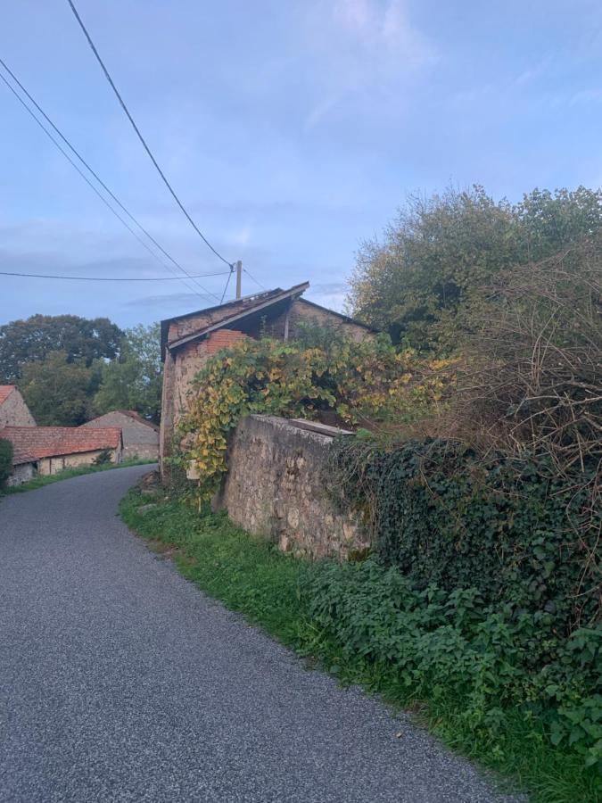 Busset Liages Situe Dans Le Bourbonnais 1 Chambres Lit Double Et Un Clic Clac ภายนอก รูปภาพ