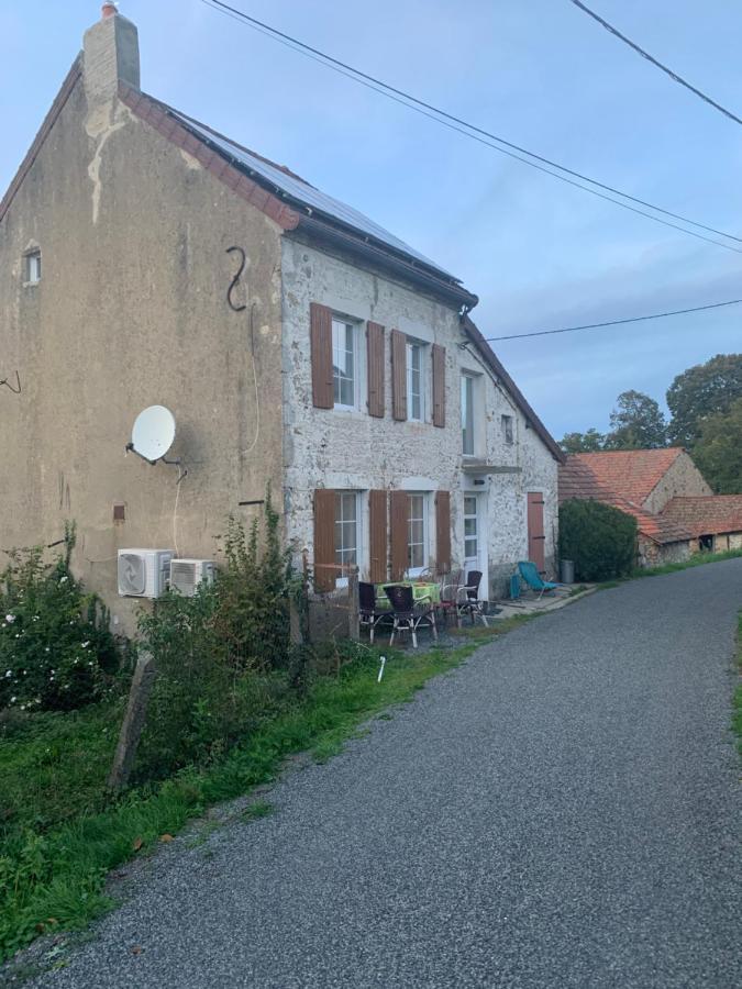 Busset Liages Situe Dans Le Bourbonnais 1 Chambres Lit Double Et Un Clic Clac ภายนอก รูปภาพ