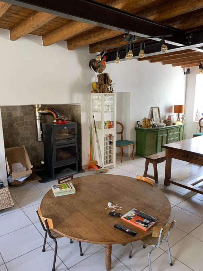 Busset Liages Situe Dans Le Bourbonnais 1 Chambres Lit Double Et Un Clic Clac ภายนอก รูปภาพ